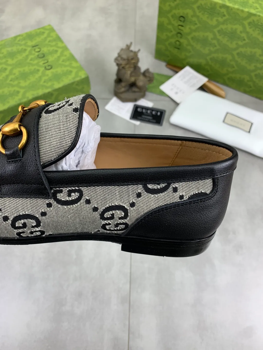 Men's Men's Shoes💰P580💰【New Style】Water-dyed Niuli Gucci's most popular selection of lazy slip-on leather shoes (Gucci) official website latest Gucci lazy leather shoes, hot style 💥 simple and elegant style, exclusive for trendy men. Unique official website latest brand original double G embossing Elements 👑 Original Gucci decoration, fashionable and elegant, fabric original calfskin ✅ fully imported first-layer cowhide lining, official website designated wear-resistant, rubber business outsole, classic model taken at the counter in real life 🎬38-44 black brown optional